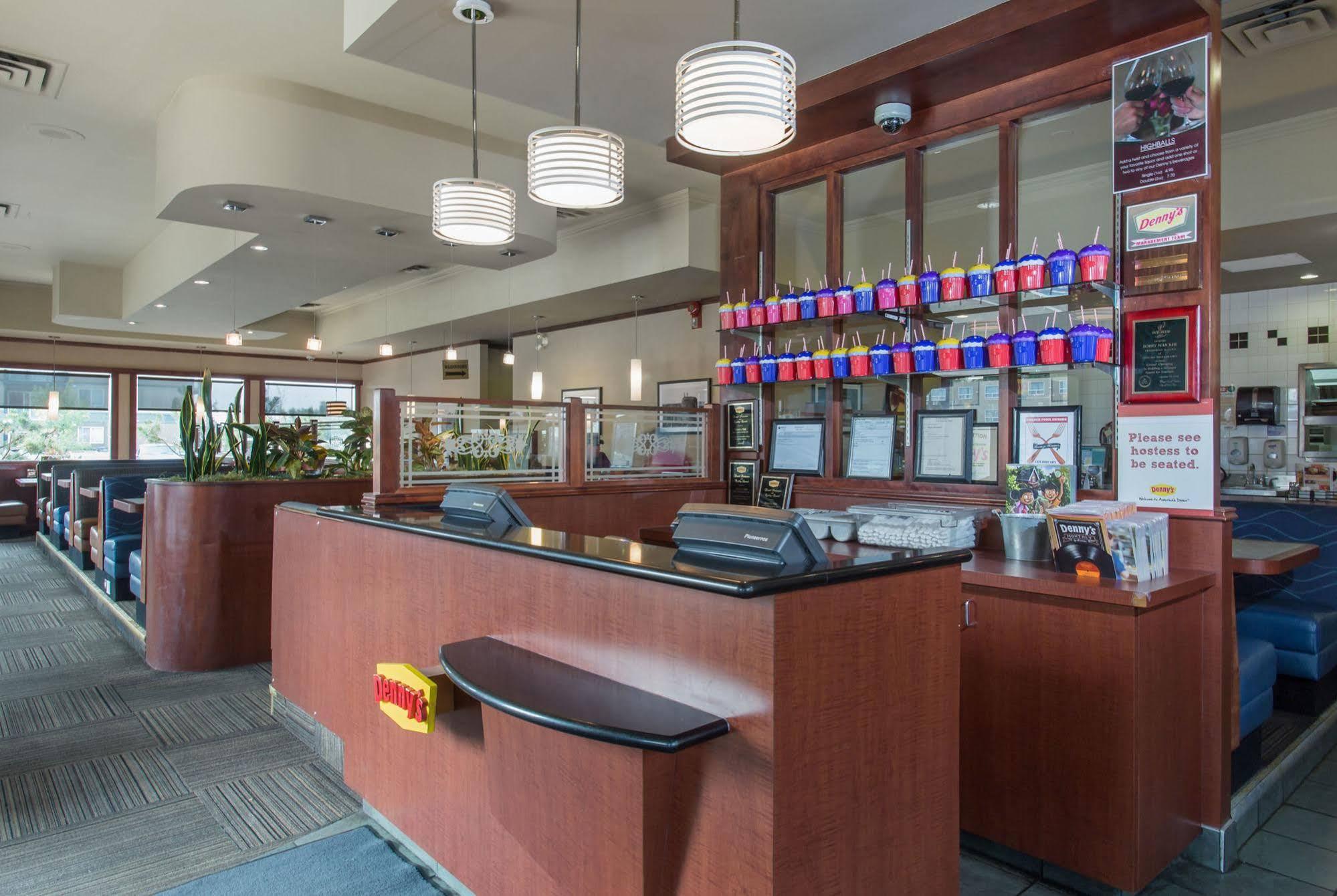Sandman Hotel Red Deer Εξωτερικό φωτογραφία